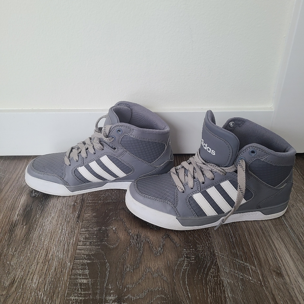 adidas NEO  Raleigh Mid Lace-Up hightop shoe. Kids size 4.5. Adults size 6.5